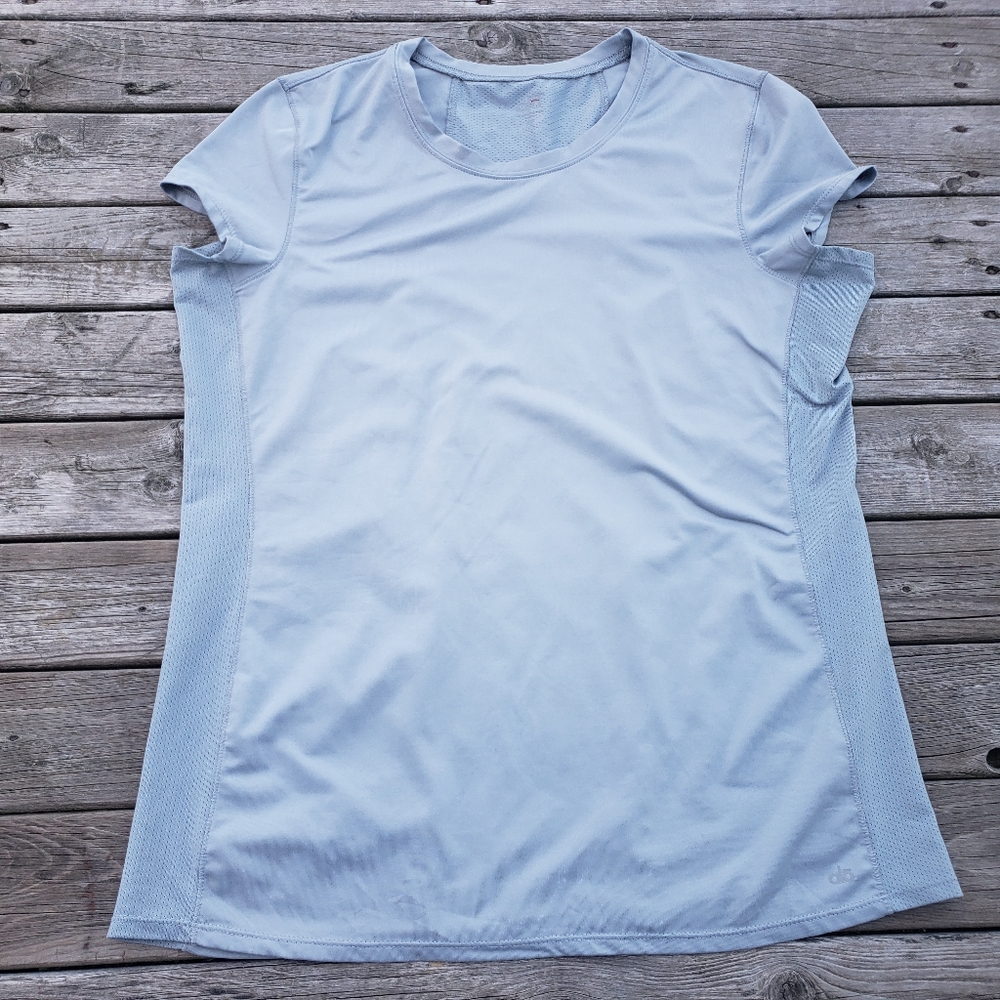 ALO Yoga Short Sleeve Tee in Light Blue